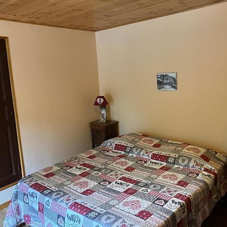 Gite Le Pelens Saint-Martin-dʼEntraunes Exteriör bild