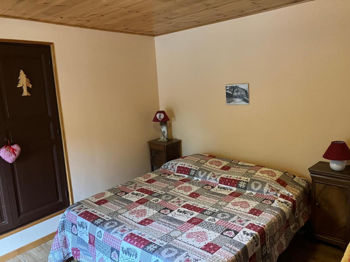 Gite Le Pelens Saint-Martin-dʼEntraunes Exteriör bild